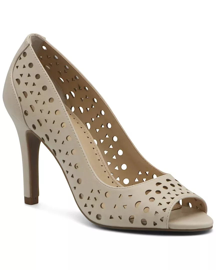 Adrienne Vittadini Garavan Pump